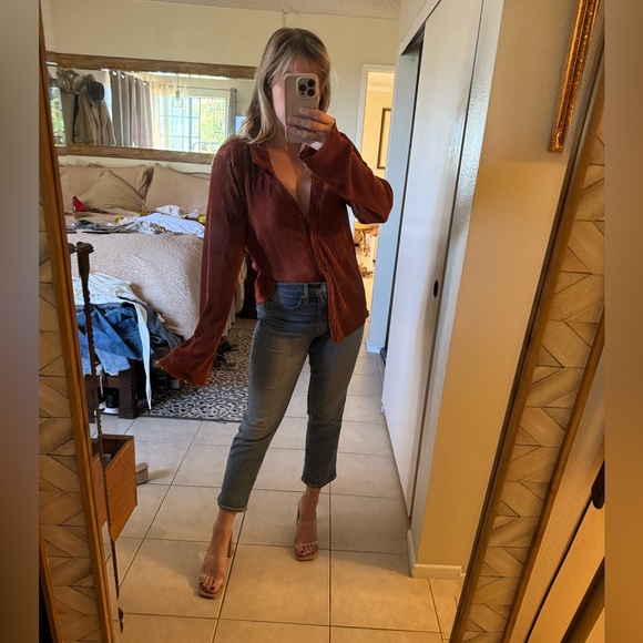 Silky Rust Ribbed Blouse - Picture 3 of 6